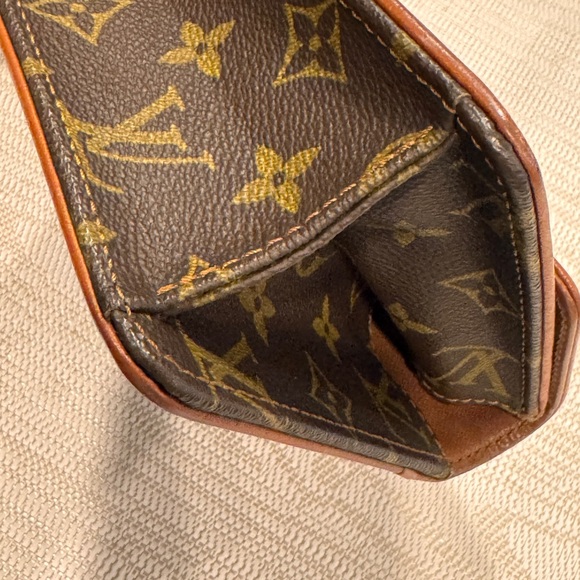 Louis Vuitton Monogram Pochette Dame - Picture 6 of 15